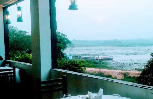 Lake Side Resort Neermahal