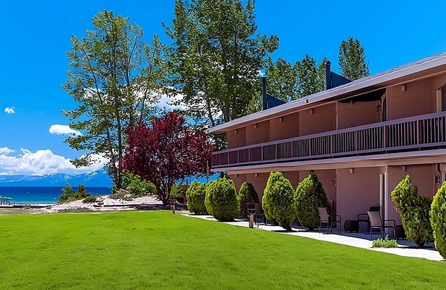 Lake Tahoe/Studio w/Kitchenette, Outdoor Pool, Beach, Free Parking!