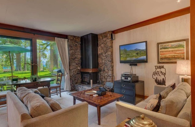 Lake View|Pool|Pier|Bouys|Pickleball|Walk to town