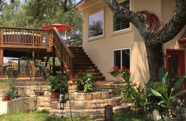Lake View with Pool | Geologist Dream Home