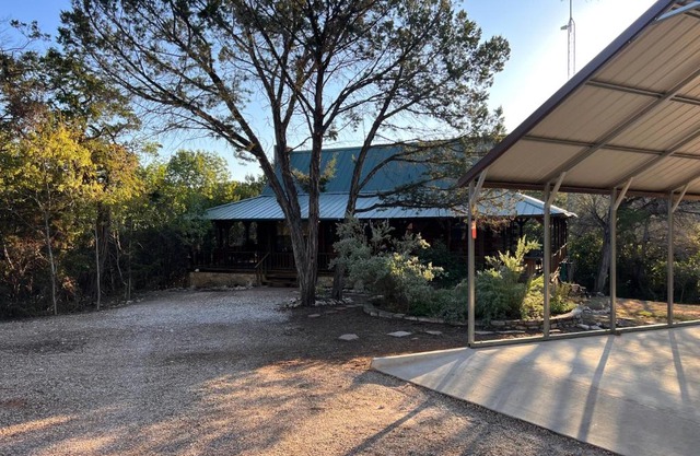Lake Whitney Log Cabin