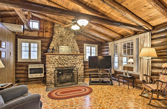 Lakefront 1930’s Log Cabin w/Dock & Fire Pit!