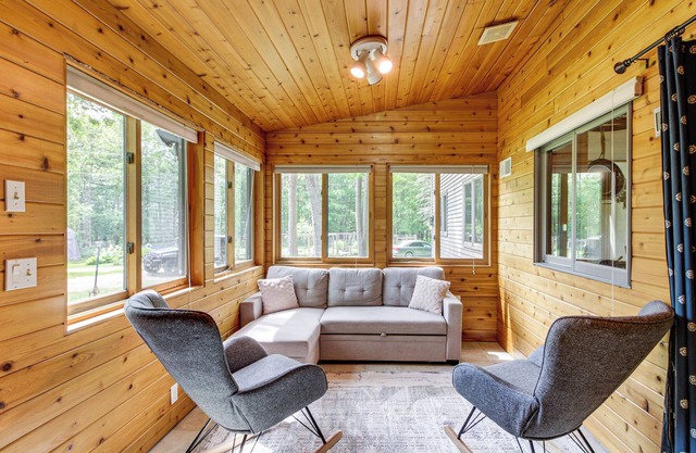Lakefront Brainerd Escape w/Games: Dogs Allowed!