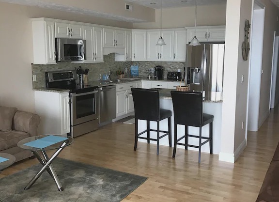 LAKEFRONT CONDO #107* 2BR/2 BA SLEEPS 6