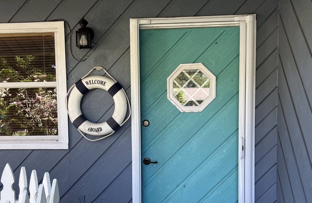 Lakefront cottage with dock