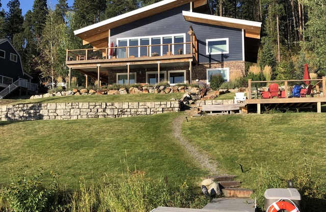 Lakefront home on Bottle Bay with dock - plenty of room to spread out