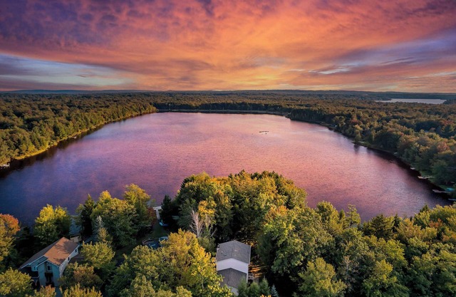 Lakefront Poconos | Game Room, Hot Tub & Sauna