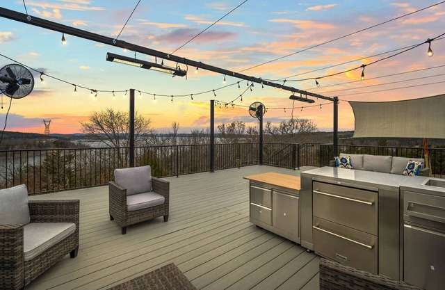LakeFront+Rooftop Deck+IndoorPool+HotTub+FirePit