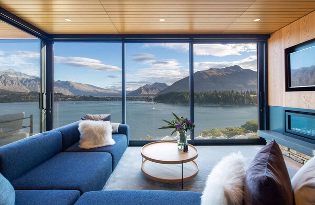 Lakehouse 2 – Parking, Fireplace, AC, Lake Views