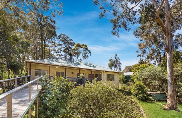 Lakes Edge - Situated in a quiet corner of Lakes Entrance