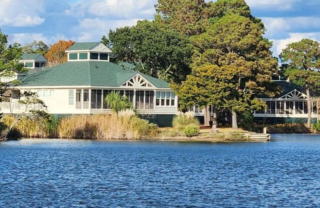Lakeside 58A- Lakefront, Pool, Clubhouse and Tennis Courts, Walking Paths