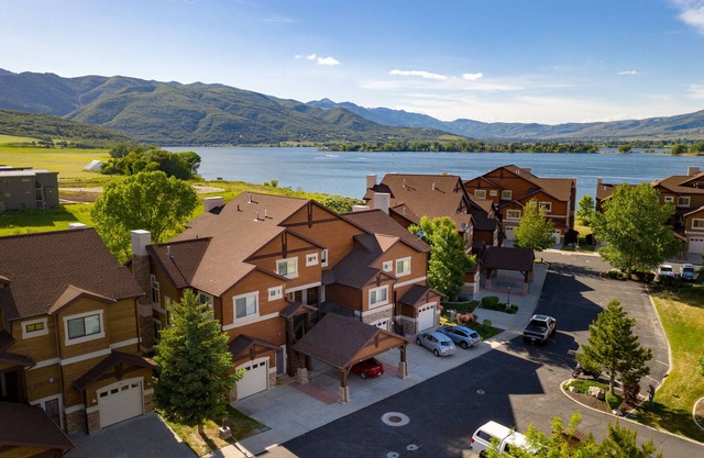 Lakeside Condo w/Private Hot Tub & Snowbasin Views