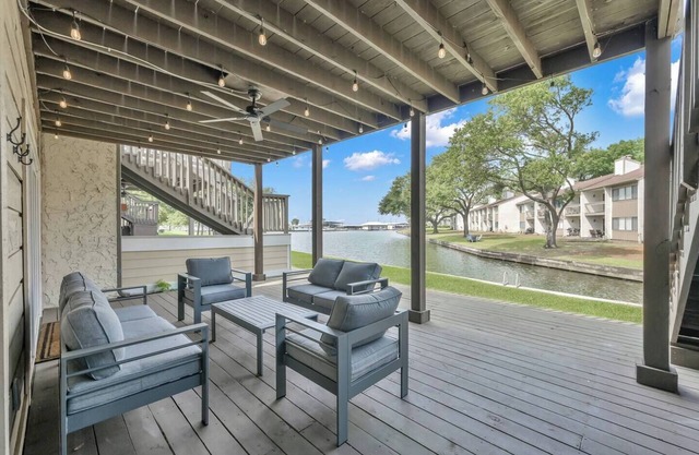 Lakeside Getaway * Quiet Canal * 2 Story Deck