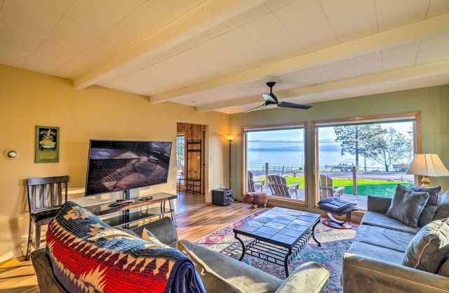 Lakeside Home w/Beach ~ 14 Mi to Ski Area!
