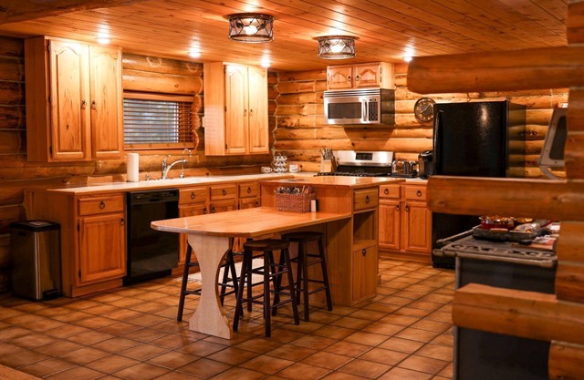 Lakeside Log Cabin in NW Wisconsin
