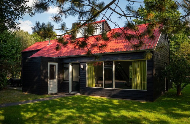 Lakeside Retreat in Drenthe