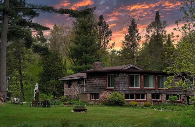 Lakeside Serenity: Your Perfect Northwoods Exhale