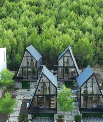 Lakeside Villas