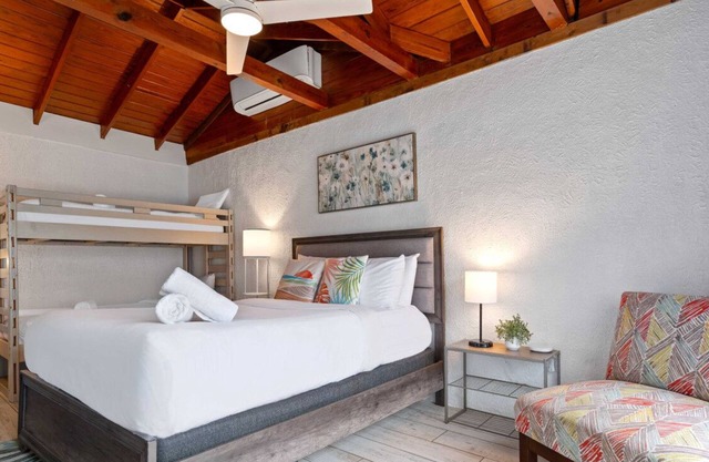 LakeTravis Bungalow 4