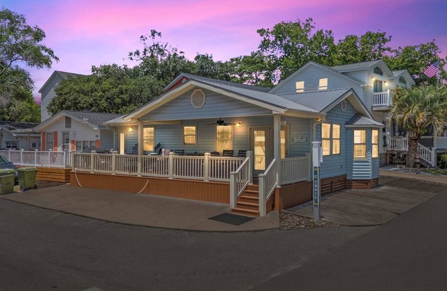 Lakeview Getaway: Ground-Level 3BR Near Beach