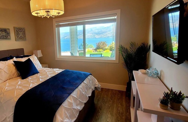 Lakeview Luxury Suite