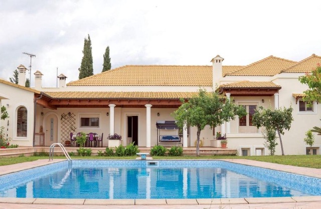 Laki Villa with pool and jacuzzi
