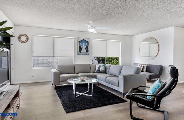 Laman Lodge Unit 2 15 Laman Street