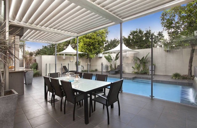 Lambert House at Kangaroo Point - Close to the CBD. Pet and family friendly