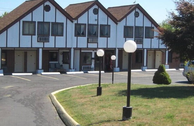 Lamplighter Motel - Clinton, Connecticut