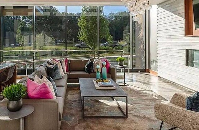 Landing at Kingston at McLean Crossing - 2 Bedrooms in Downtown Tysons