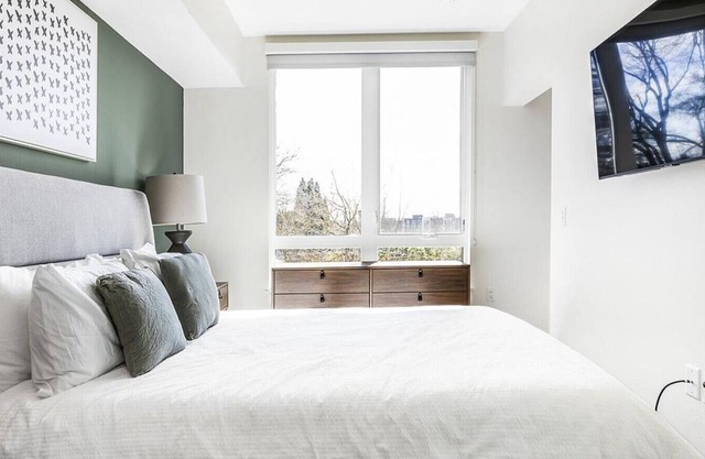 Landing at Sixteen G - 1 Bedroom in Kerns
