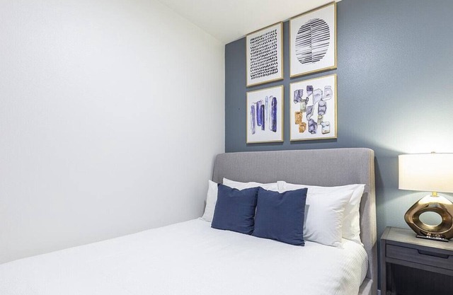 Landing at Sixteen G - 1 Bedroom in Kerns