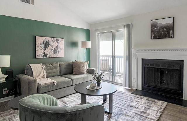 Landing | Beautiful 1BD, Courtyard, Pool