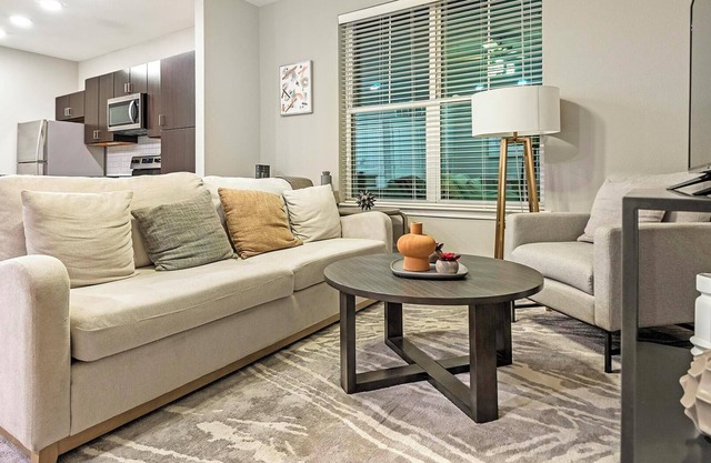 Landing | Chic 1BD, Courtyard, Clubhouse