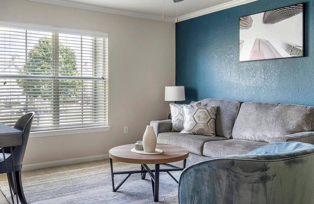 Landing | Chic 1BD, Courtyard, Gym