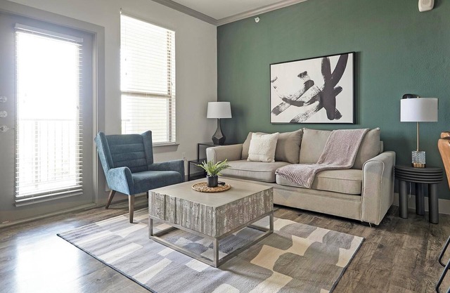Landing | Chic 1BD, Courtyard, Pool