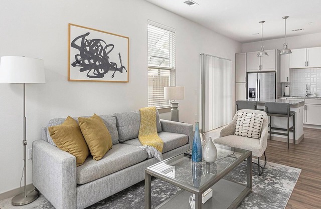 Landing | Chic 1BD, Yoga Studio, Pool