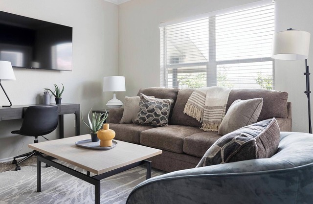 Landing | Incredible 1BD, Gym, Pool