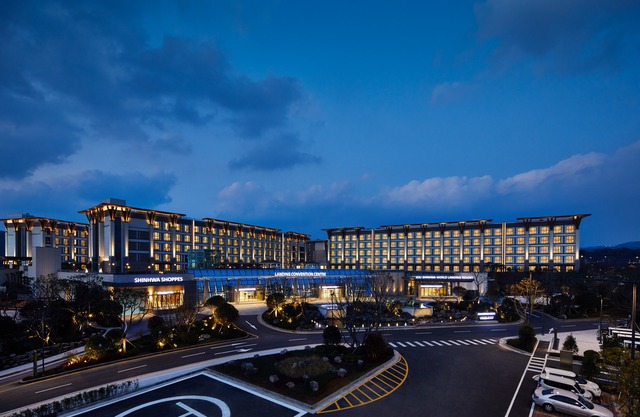 Landing Jeju Shinhwa World Hotels & Resorts