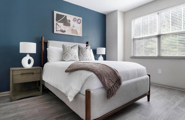 Landing | Modern 1BD, Gym, Game Room