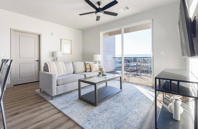 Landing | Modern 1BD, Gym, Clubhouse
