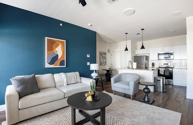 Landing | Modern 1BD, Gym, Pool