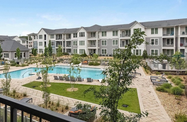 Landing | Modern 2BD, Clubhouse, Yoga Studio