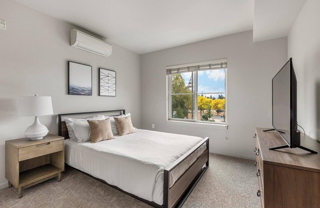 Landing | Modern 2BD, Clubhouse, Courtyard