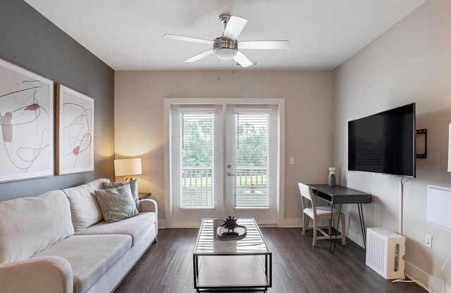 Landing | Modern 2BD, Pool, Clubhouse