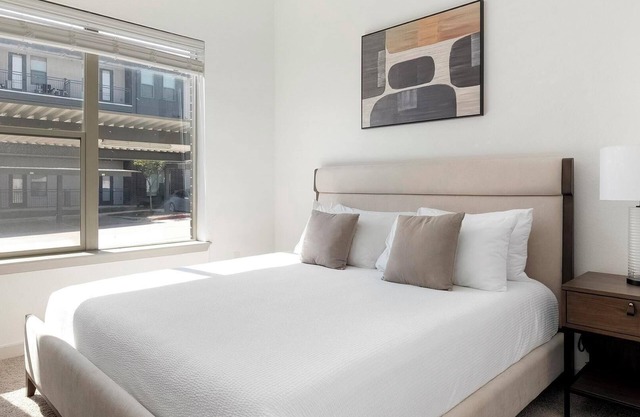 Landing | Spectacular 1BD, Pool, Gym