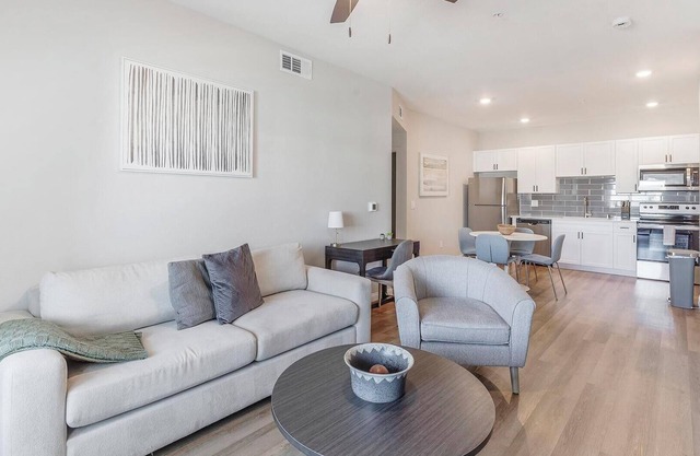 Landing | Spectacular 2BD, Rooftop Lounge, Pool