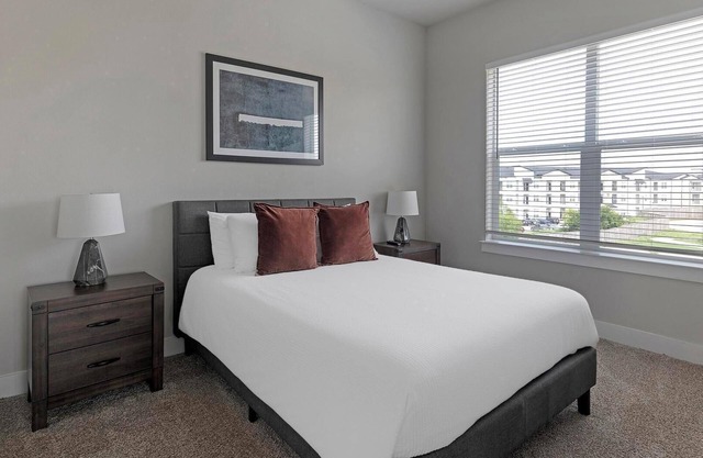 Landing | Spectacular 2BD, Gym, Clubhouse