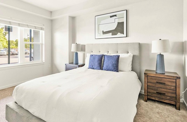 Landing | Stunning 1BD, Clubhouse, Pool