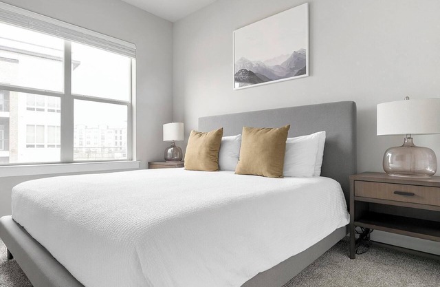 Landing | Stunning 1BD, Gym, Clubhouse